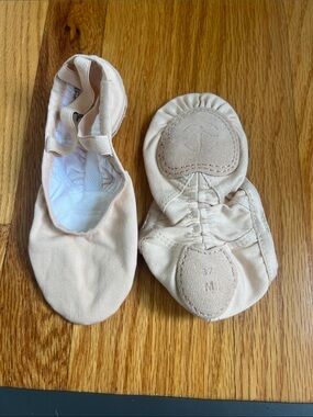 Wear Moi Vesta Women’s Ballet flats